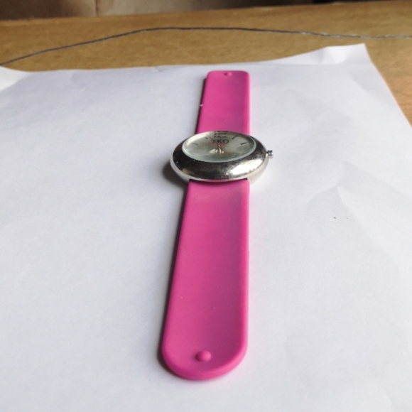 Watch - Picture 1 of 2